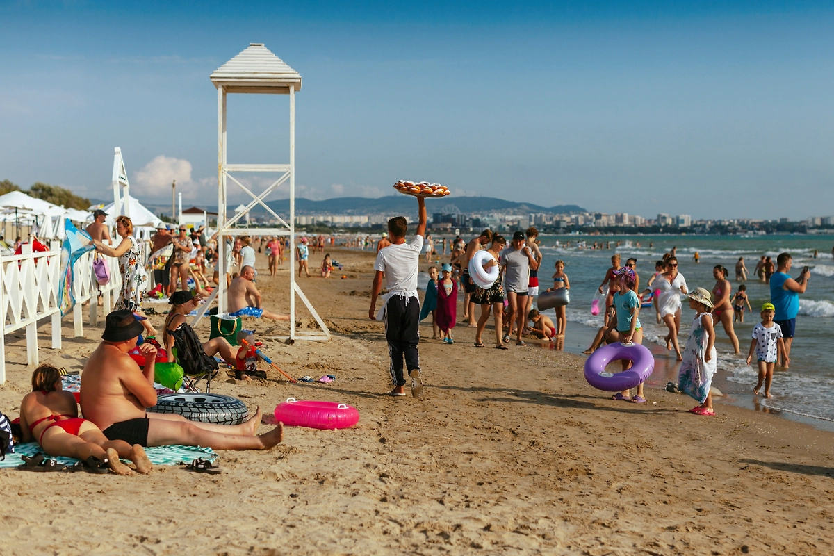Обложка © Shutterstock / FOTODOM / Albina Tiplyashina